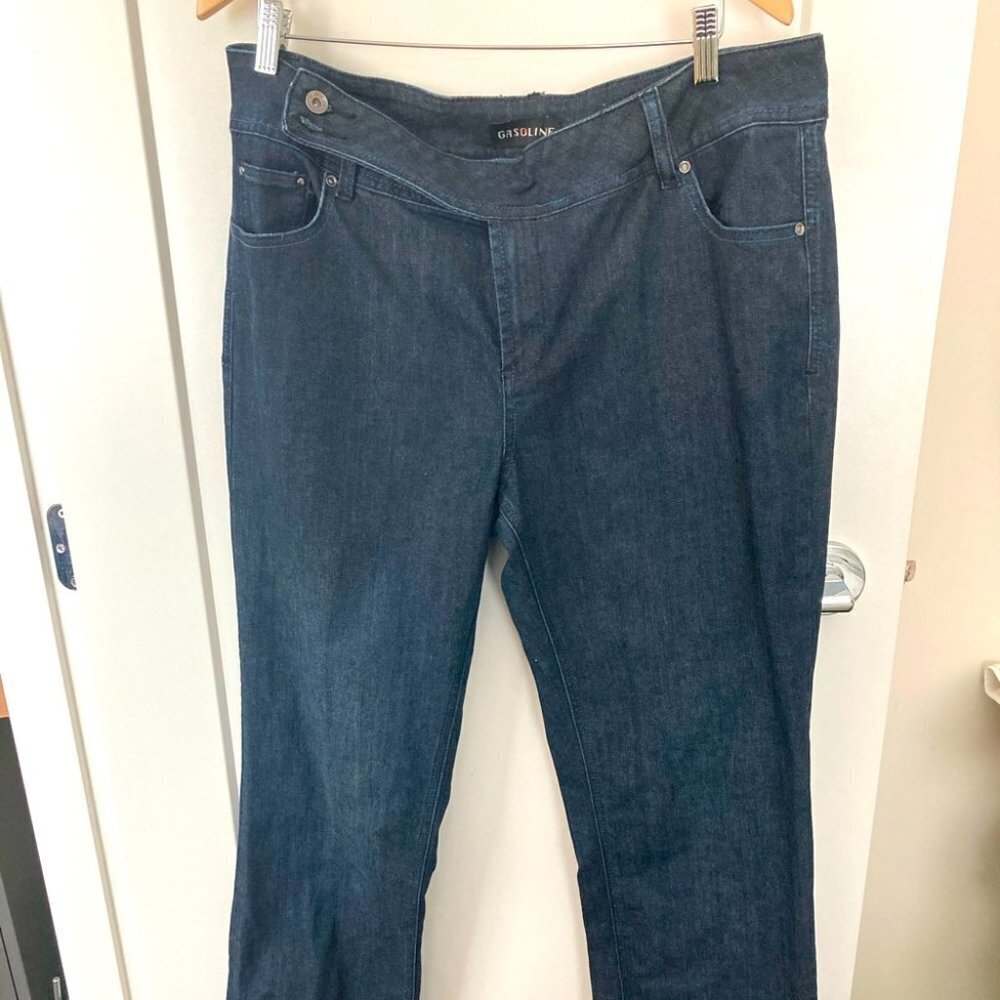 GASOLINE Sz  16 Straight Leg Mid-Wash Jeans